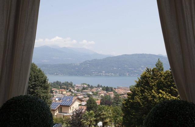 Stunning private villa with sauna, private pool, A/C, WIFI, hot tub, TV, patio and panoramic view