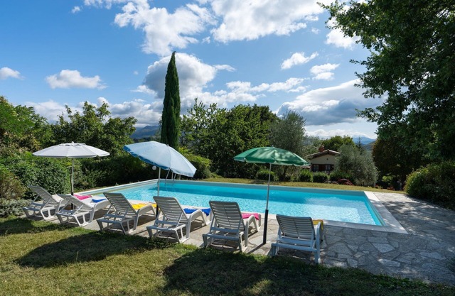 Stunning private villa for 8 people with WIFI, hot tub, private pool, TV and panoramic view