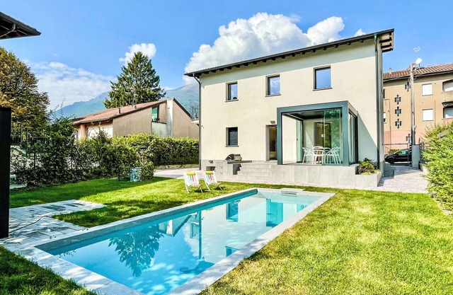 Stunning private villa for 8 people with private pool, A/C, WIFI, TV and patio