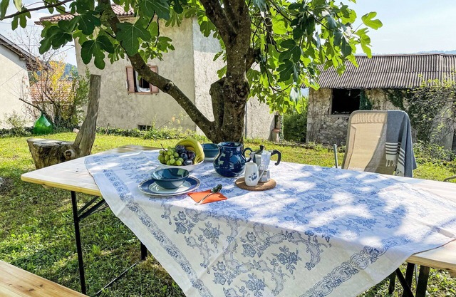 Stunning private villa for 7 guests with A/C, TV and pets allowed