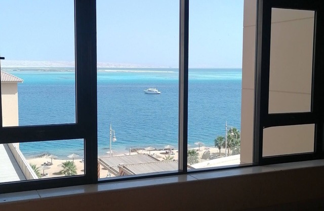 Stunning Sea View 1-Bed Apartment in Hurghada