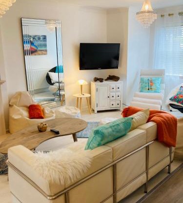 Stunning Seafront House with garden and private parking
