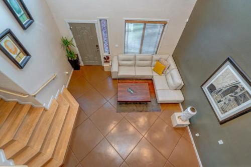 Stunning, Stylish Getaway Close to Everything!