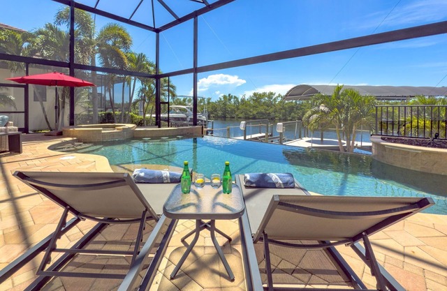 Stunning Sunsets and Waterfront Elegance - Sunset Shore on 28th - Roelens