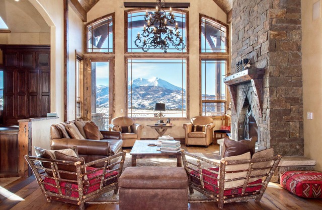 Stunning views from this 5 bedroom home on 8 acres, sleeps 12