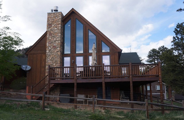 Stunning Views of Longs Peak and Rocky Mountain National Park - Villa Cerf