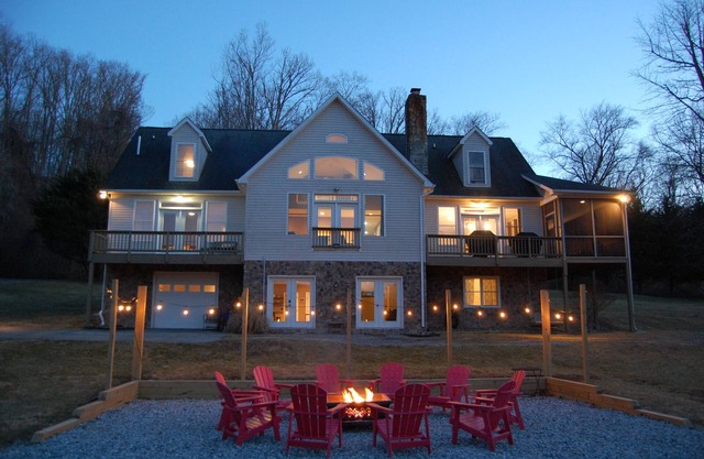 Stunning Views, Riverfront Privacy, 18-Acre Estate - Near Hikes, Wine/Breweries!