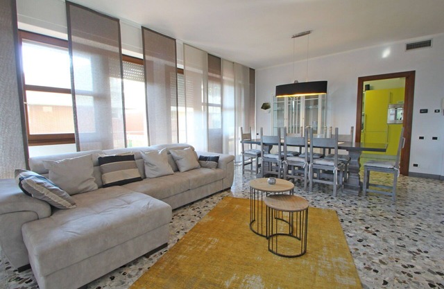 Stunning villa for 6 guests with WIFI, TV, terrace and panoramic view, close to Forte Dei Marmi