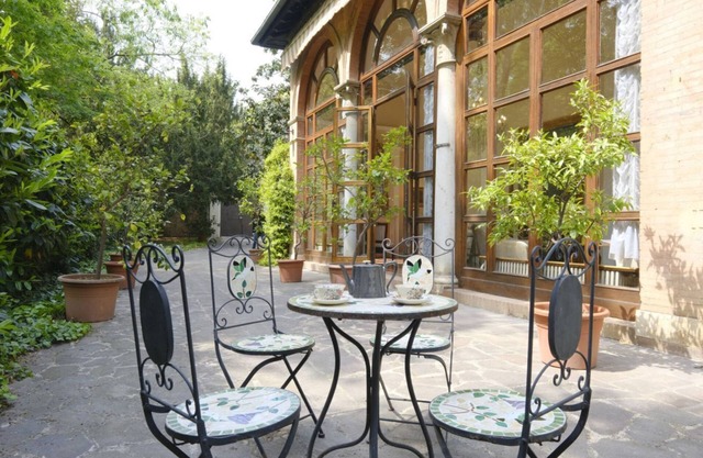 Stunning villa divided over three levels (ground, first and second), WITHOUT lift. There are internal stairs to access the upper floors.In 410 square meters of space it comfortably accommodates 12 people.Detached villa with a private garden surrounded by