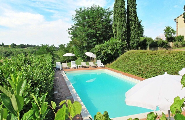 Stunning villa for 12 people with private pool, WIFI, TV, terrace, pets allowed and panoramic v.