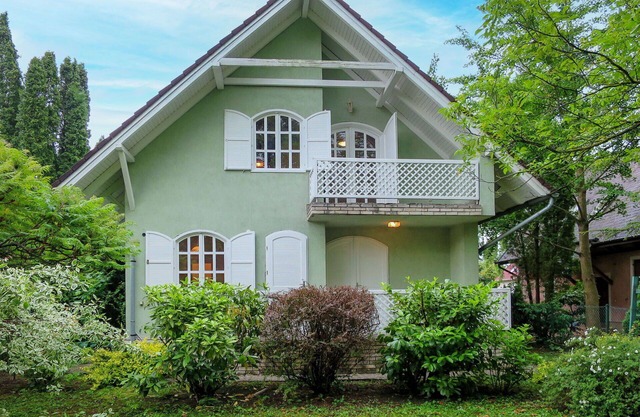 Stunning villa for 7 people with TV, terrace, pets allowed and parking