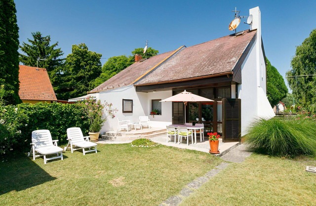 Stunning villa for 8 people with WIFI, TV, terrace, pets allowed and parking