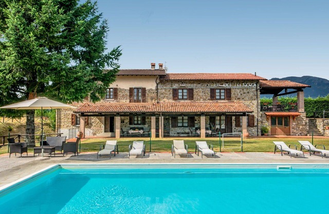 Stunning villa for 8 people with WIFI, private pool, TV and pets allowed