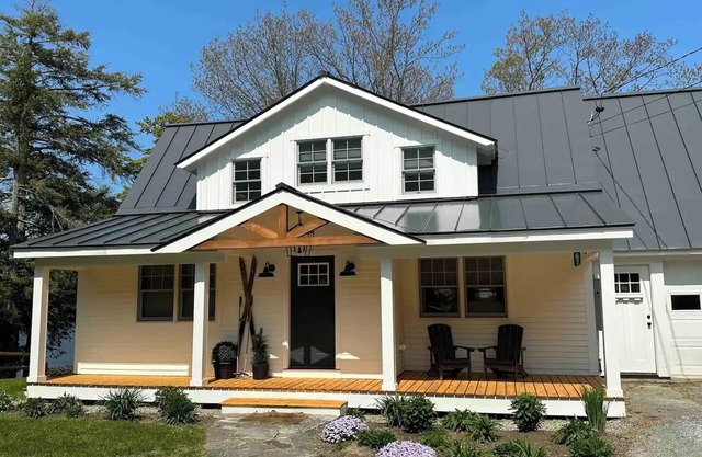 Stunning VT Lakefront and Ski House - Hottub, Fast Wifi, A/C, & Firepit