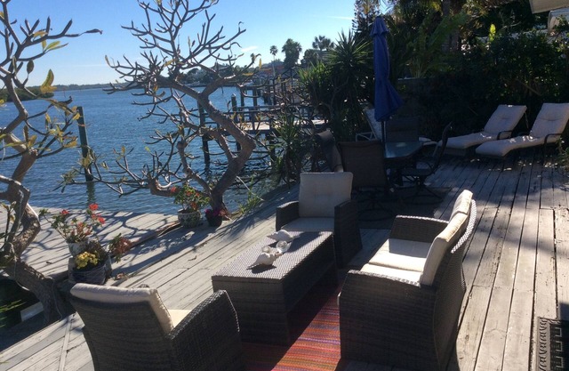 Stunning waterfront beauty-private, pristine, perfect location