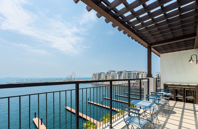 Stunning Waterfront Apt w/ Open Sea Vws in La Mer