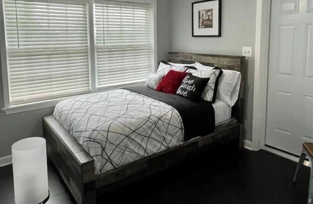 Stylish 1 bedroom unit close to downtown & BOK