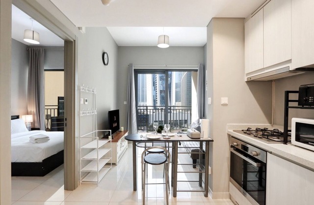 Stylish 1BR Close to Metro, Burj Khalifa & Canal