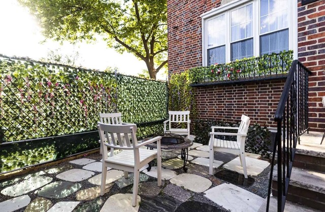 Stylish 2-4 Bedroom 2 Bath! Convenient! 24/7 Parking!n