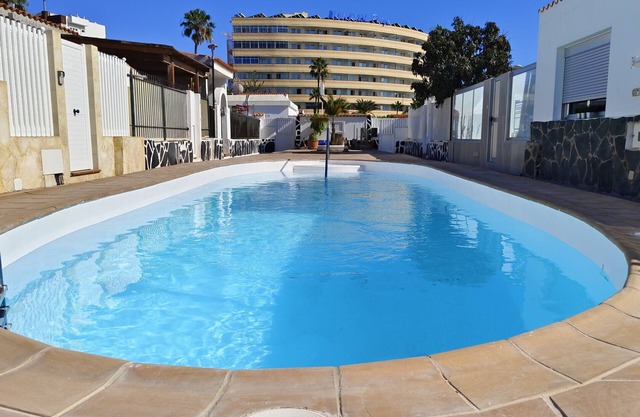 Stylish 2 Bed Bungalow By Pride Holiday Rentals