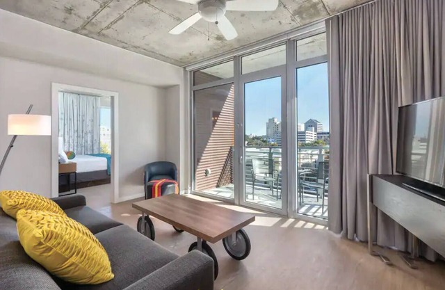 Stylish 2 Bedroom Suite in Austin