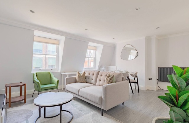 Stylish 2BD Flat in the Heart of Kensington