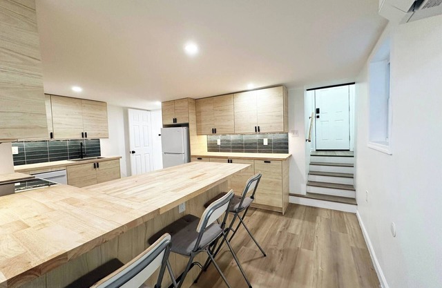 Stylish 2BR - EWR, Stadium & NYC