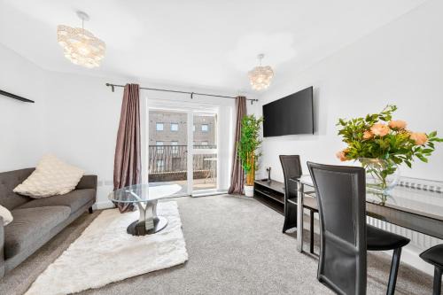 Stylish 2BR Flat near Catford Station - Easy Access to Central London