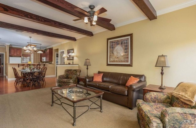 Stylish 2BR Hideaway at Great Rock Resort
