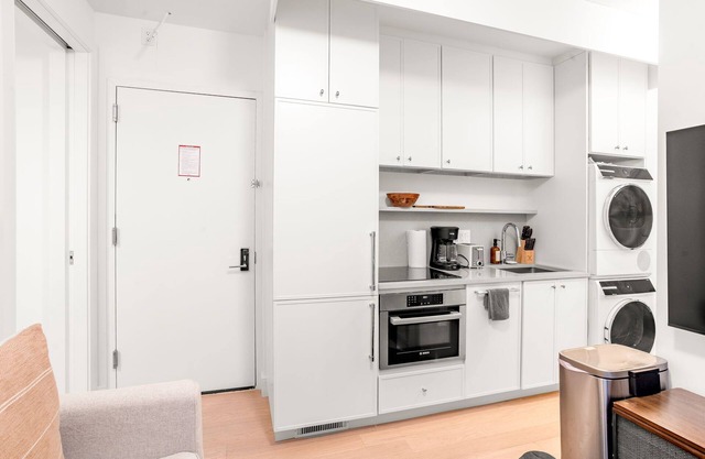 Stylish 2br1bath Escape Located Near Washington Square Park & Greenwich Village