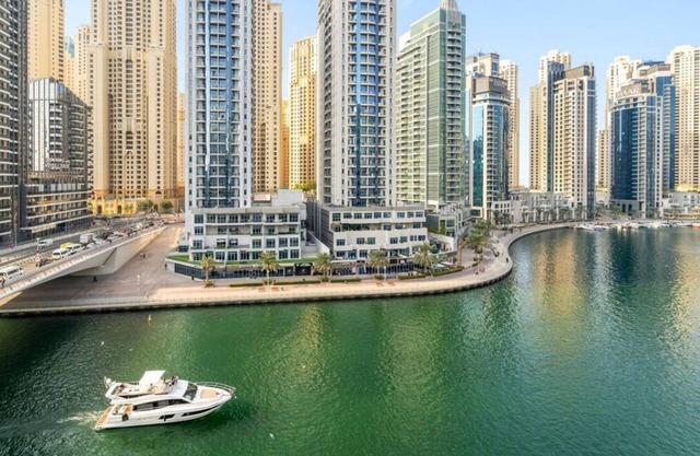 Stylish 3BR Apartment in Marina Stunning Views