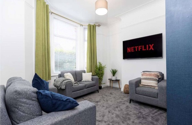 Stylish 5 bedroom house in Redcar which sleeps up to 10