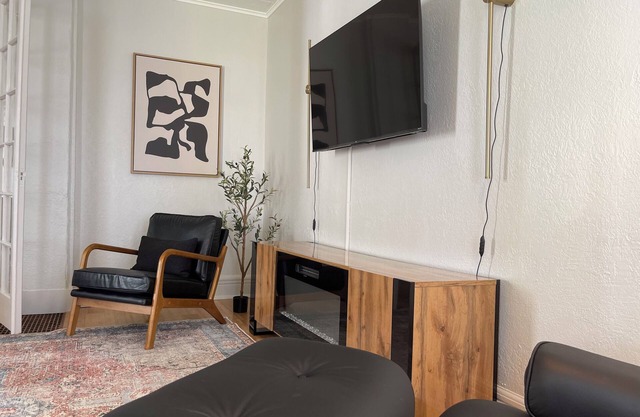 Stylish and Comfortable Downtown Historical Home Two Blocks From the River
