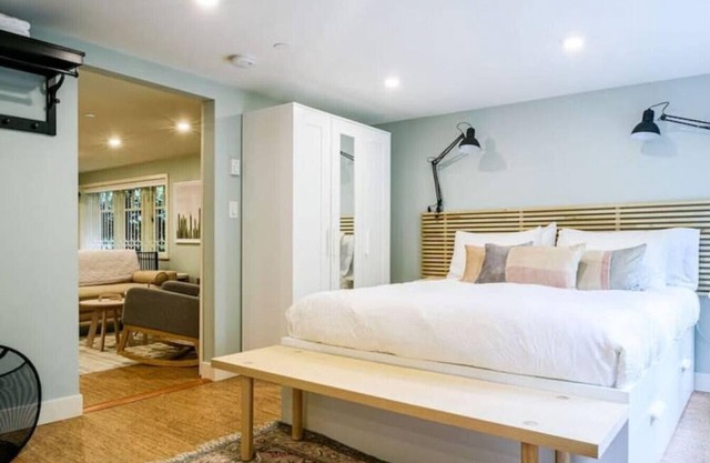 Stylish and Modern Two Bedroom West End Suite