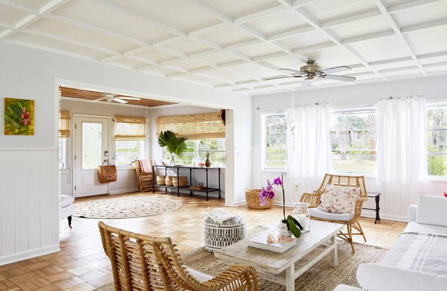 Stylish, and relaxing in a charming neighbourhood with a secluded local beach.