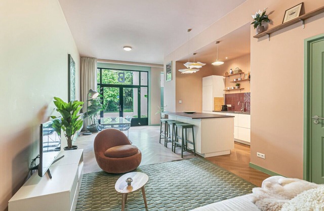 Stylish apartment next to the Amstel river -Unit B