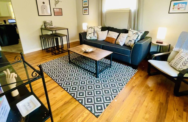 Stylish Cottage 222 - Free Parking - Self Check-in