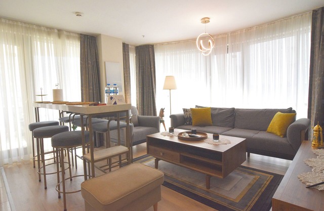 Stylish cozy 1 bedr apart & balcony