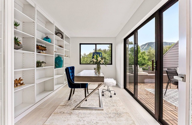 Stylish Downtown 2BR Condo in West End