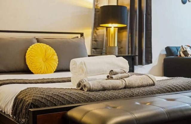 Stylish Guest Suite in The Village