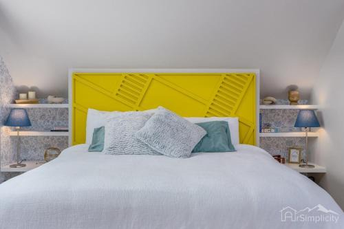 Stylish Guesthouse Steps To Park W Tub & Tv