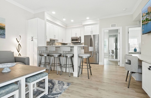 Stylish Gulfside Sarasota Suite – Near the Sand