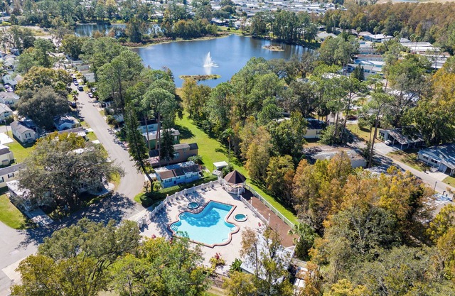 Stylish home/Cozy/Peaceful/diagonal back Lake