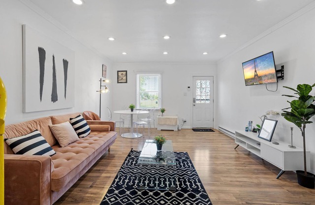 Stylish Home near Boardwalk + Ocean + Hard Rock