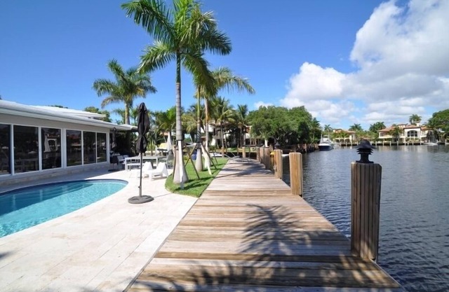 Stylish House 280 ft on the Canal with a heated pool - Villa Solara. Sleeps10-12