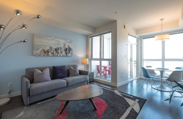 Stylish Modern Apartment in the Heart of Old Town Victoria