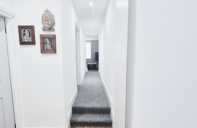 Stylish & Modern 2BR Flat nr Nottingham City Centre with Free Parking