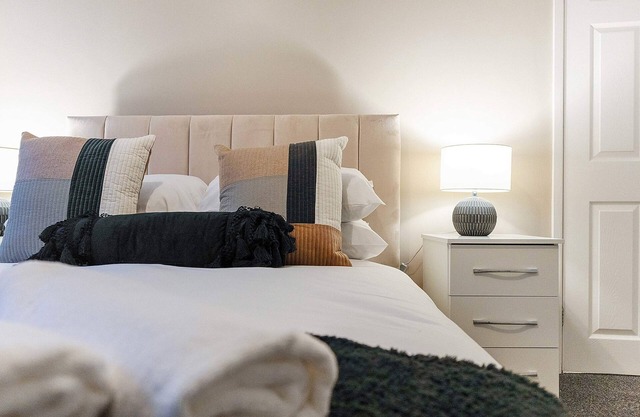 Stylish & Relaxing Retreat in Normanby, Sleeps 4