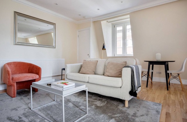 Stylish South Kensington 2BR, nr Museums & Shops, by Blueground