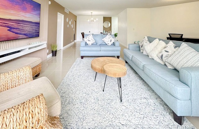 Stylish Stay Sea Glimpse